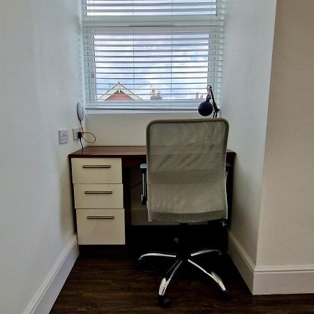 Incredible Private Rooms All With Private Bathrooms In A Fully Serviced House Next To City Centre With Free Parking Coventry Luaran gambar