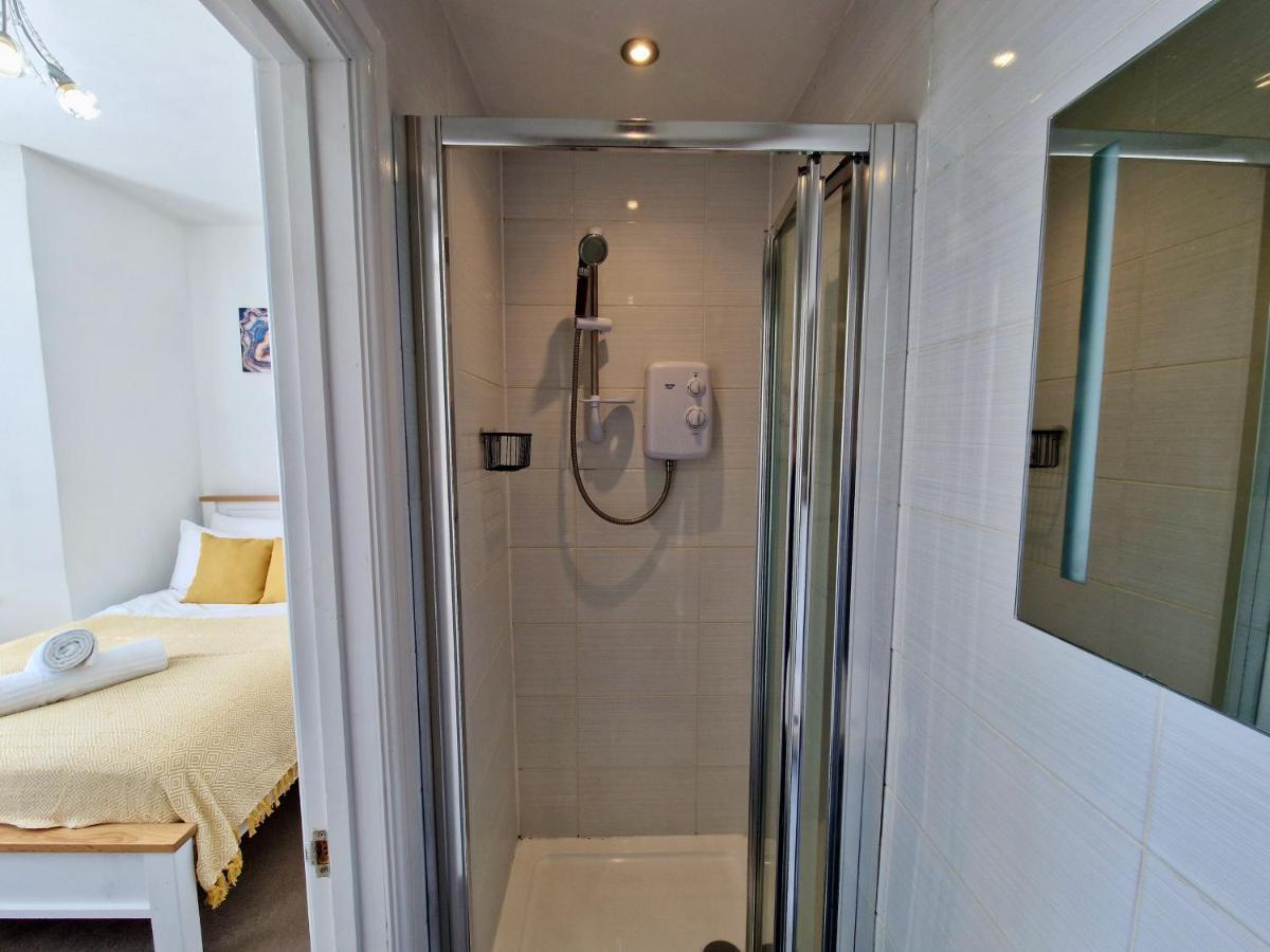 Incredible Private Rooms All With Private Bathrooms In A Fully Serviced House Next To City Centre With Free Parking Coventry Luaran gambar