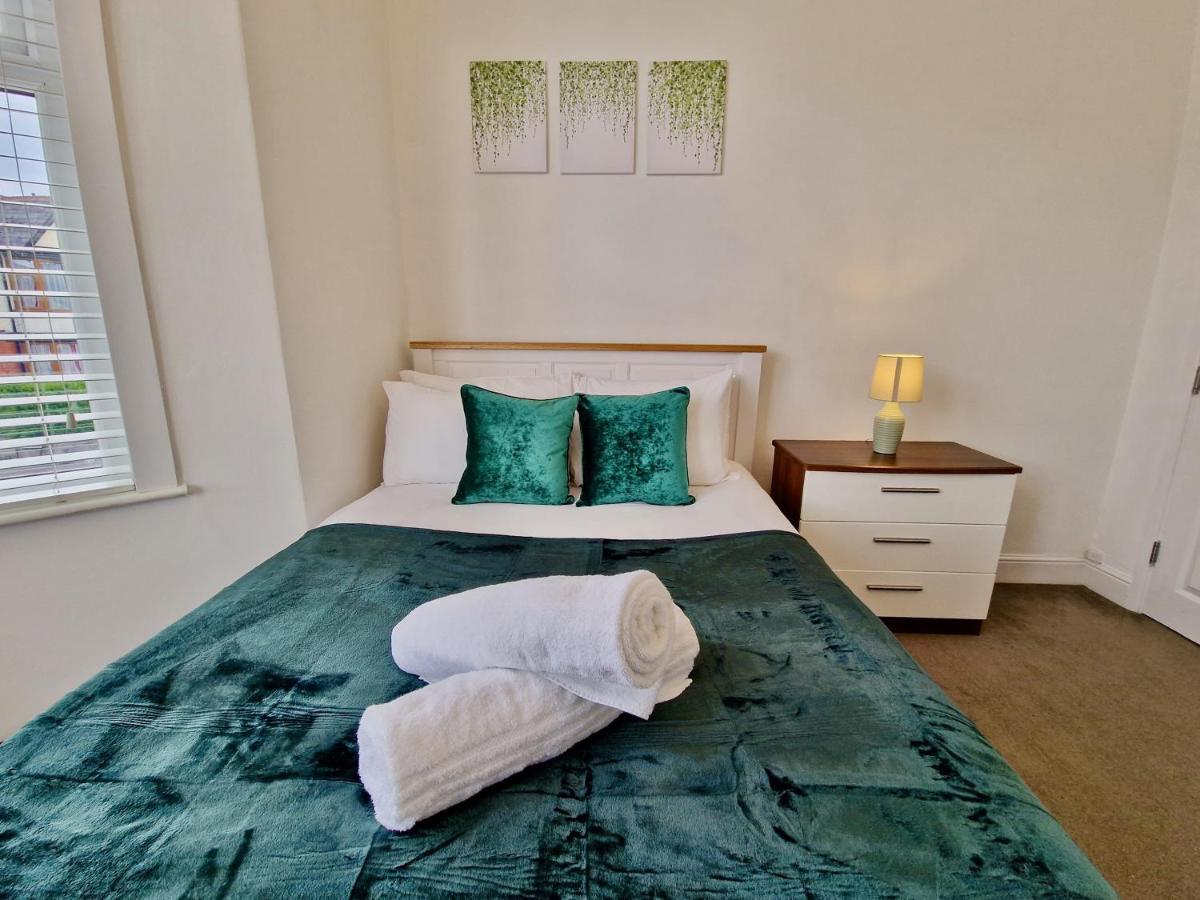 Incredible Private Rooms All With Private Bathrooms In A Fully Serviced House Next To City Centre With Free Parking Coventry Luaran gambar