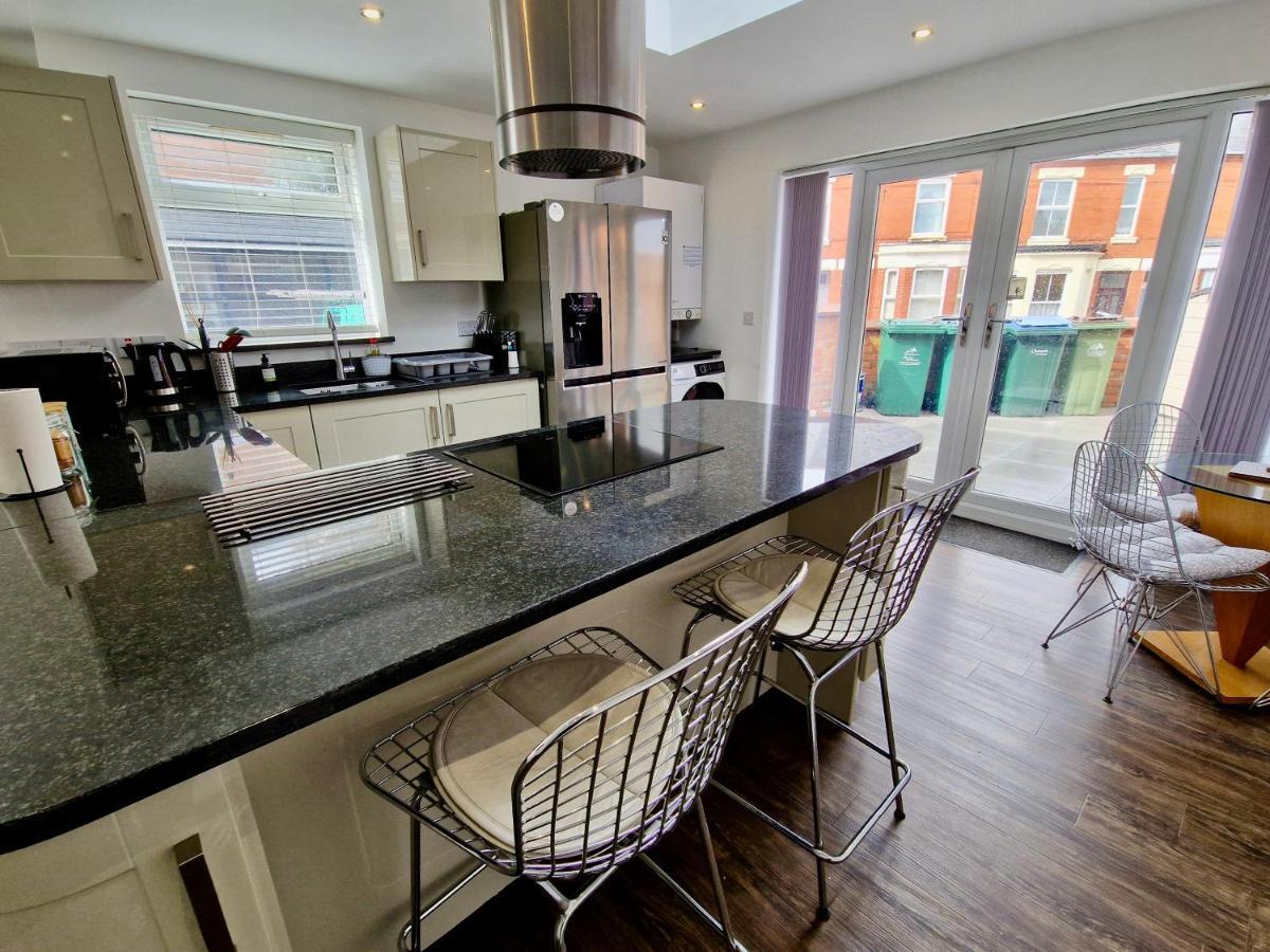 Incredible Private Rooms All With Private Bathrooms In A Fully Serviced House Next To City Centre With Free Parking Coventry Luaran gambar