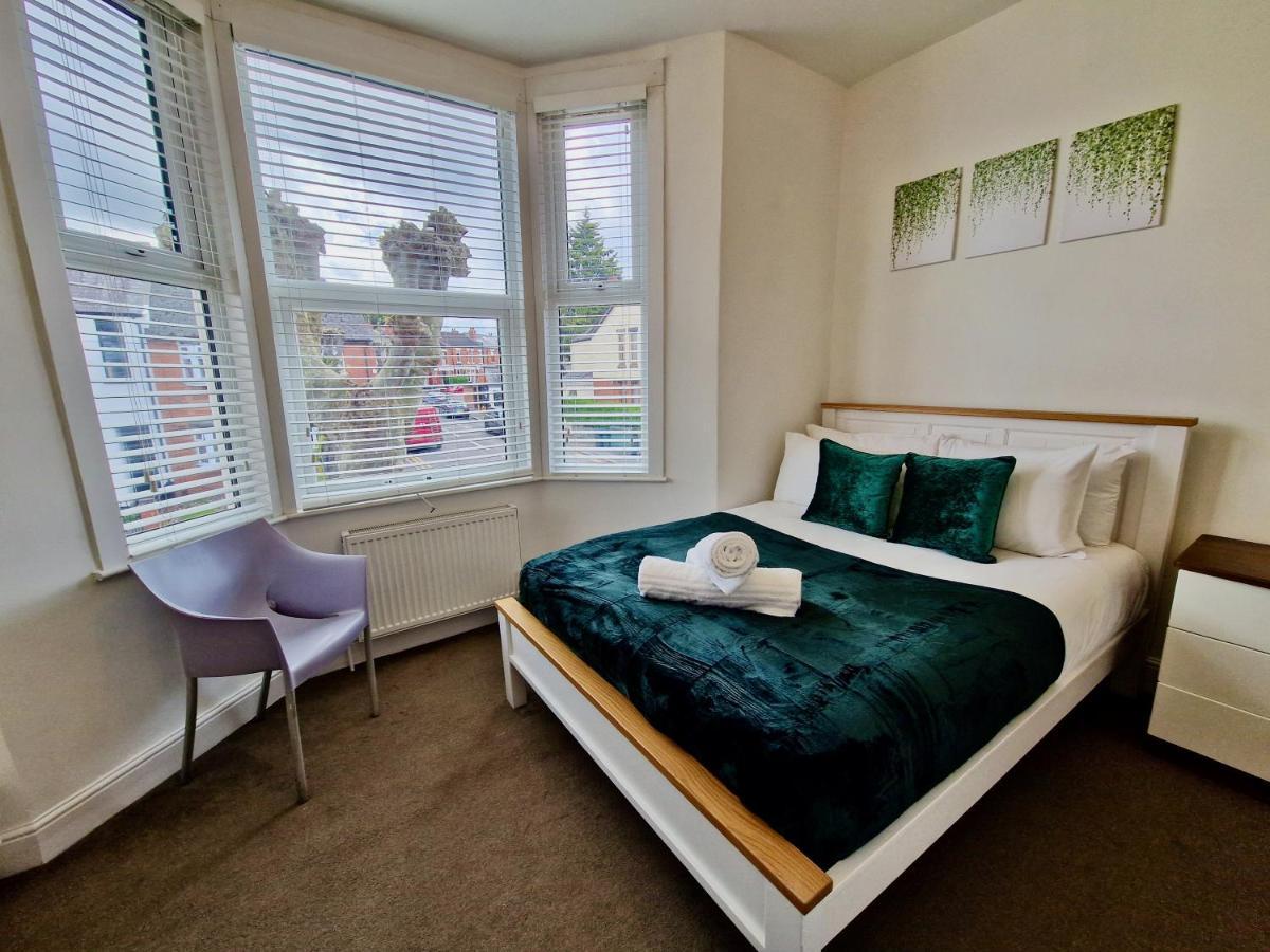Incredible Private Rooms All With Private Bathrooms In A Fully Serviced House Next To City Centre With Free Parking Coventry Luaran gambar