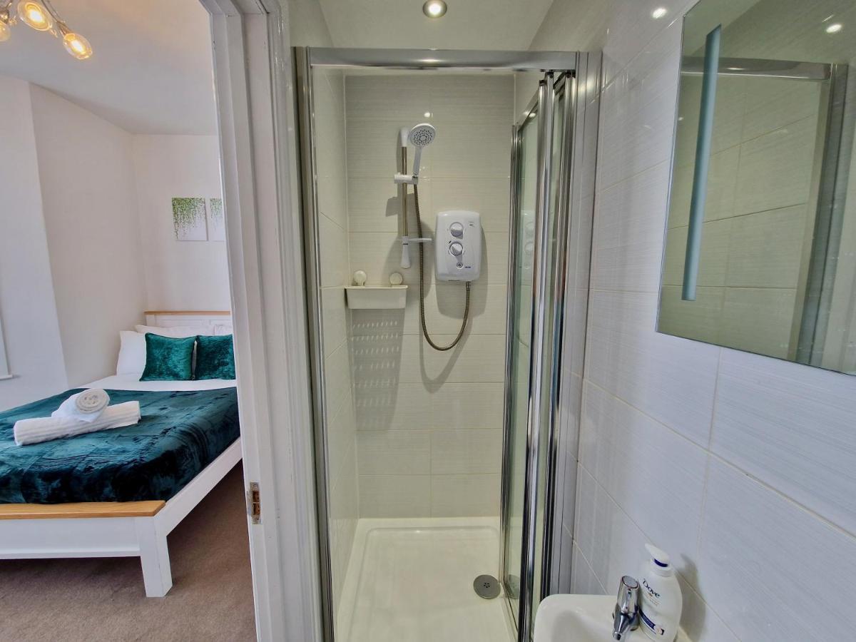 Incredible Private Rooms All With Private Bathrooms In A Fully Serviced House Next To City Centre With Free Parking Coventry Luaran gambar