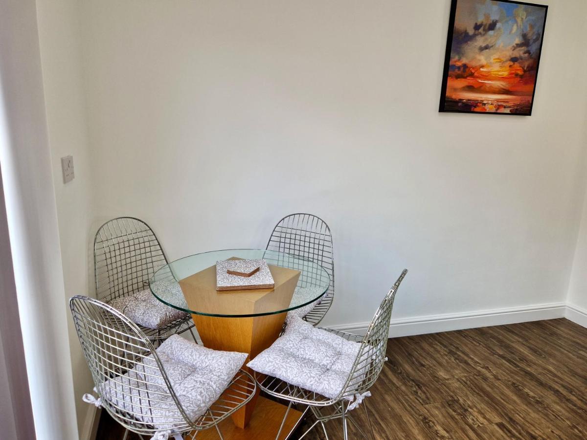Incredible Private Rooms All With Private Bathrooms In A Fully Serviced House Next To City Centre With Free Parking Coventry Luaran gambar