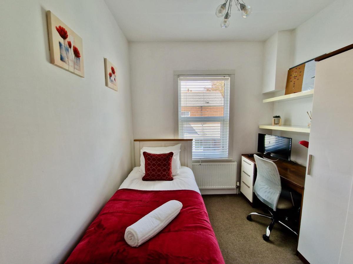 Incredible Private Rooms All With Private Bathrooms In A Fully Serviced House Next To City Centre With Free Parking Coventry Luaran gambar